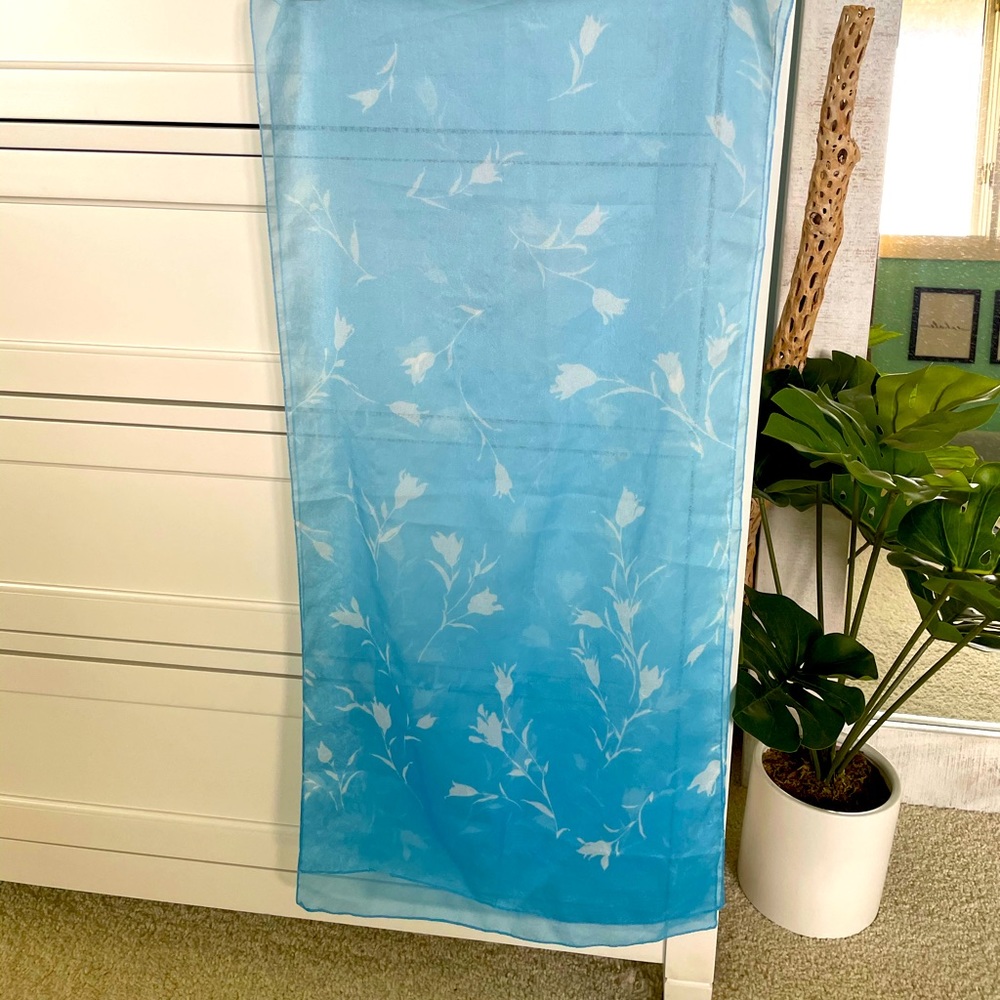 Oblong floral ombré scarf